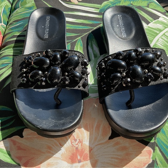 DONALD J PLINER LOW WEDGE - Picture 3 of 5